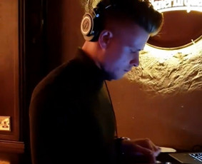 Universalus Dj - Djs - 4 Djs - Universalus Dj - 4