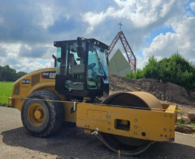 Vibro volo nuoma - "Cat" statybinės technikos nuoma. Galima Vežtis Į užsienį! - 3