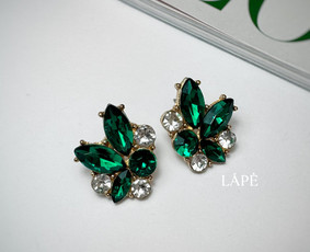 Suknelių nuoma - Aksesuarų (auskarų, delninukių) nuoma - 3