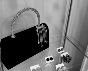 Suknelių nuoma - Aksesuarų (auskarų, delninukių) nuoma - 4