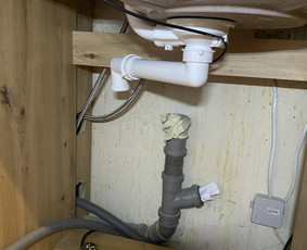 Virtuvių ir kitų korpusinių baldų surinkimas - Smulkūs santechnikos darbai - 2 Smulkūs santechnikos darbai - Virtuvių ir kitų korpusinių baldų surinkimas - 2