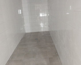 Plytelių klijavimas - Apdailos darbai pliteliu klojimas. - 2