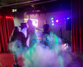 Dj su garso ir apšvietimo aparatūra - DJ paslaugos - 1 DJ paslaugos - Dj su garso ir apšvietimo aparatūra - 1