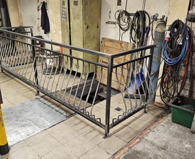 Laiptai, Turėklai, baldų metalinės konstrukcijos. - Balkonų turėklai - 1 Balkonų turėklai - Laiptai, Turėklai, baldų metalinės konstrukcijos. - 1