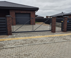 Suvirinimo darbai, paviršių valymas lazeriu. - Stumdomų vartų gamyba - 1 Stumdomų vartų gamyba - Suvirinimo darbai, paviršių valymas lazeriu. - 1