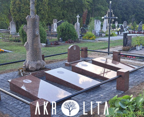 Antkapiai ir paminklas Vanga granitas,skaldyto granito takai.