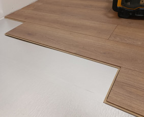 Pamatai,karkasas, stogai,vidaus darbai,gipsas, laminatas. - Laminato klojimas - 1 Laminato klojimas - Pamatai,karkasas, stogai,vidaus darbai,gipsas, laminatas. - 1