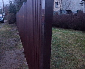 Montuojam segmentines ir metaliniu tvoralenčių tvoras / Arvydas / Darbų pavyzdys ID 3686389