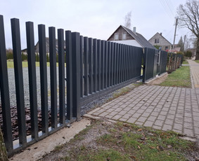 Segmentinių tvorų bei vartų montavimas - Tvoros, vartai, montavimas - 1 Tvoros, vartai, montavimas - Segmentinių tvorų bei vartų montavimas - 1