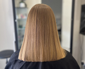 Plaukų kirpimai ir dažymai - Braziliškas plaukų tiesinimas keratinu - 3 Braziliškas plaukų tiesinimas keratinu - Plaukų kirpimai ir dažymai - 3