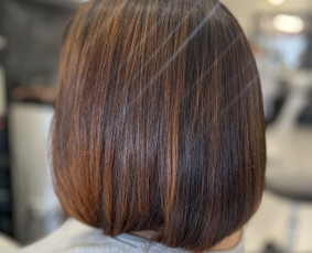 Plaukų kirpimai ir dažymai - Braziliškas plaukų tiesinimas keratinu - 2 Braziliškas plaukų tiesinimas keratinu - Plaukų kirpimai ir dažymai - 2