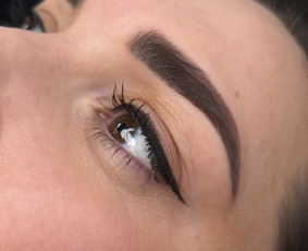 Ilgalaikis makiažas/permanentas Vilniuje - Antakių permanentinis makiažas - 1 Antakių permanentinis makiažas - Ilgalaikis makiažas/permanentas Vilniuje - 1