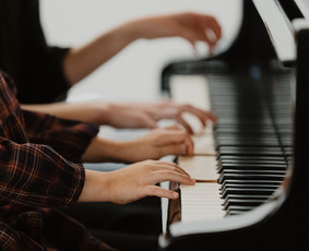 Muzikos mokyklėlė - Fortepijono pamokos - 1 Fortepijono pamokos - Muzikos mokyklėlė - 1