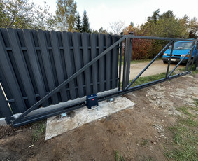 Metalo gaminių ir konstrukcijų gamyba - Kiemo vartai, gamyba - 3 Kiemo vartai, gamyba - Metalo gaminių ir konstrukcijų gamyba - 3