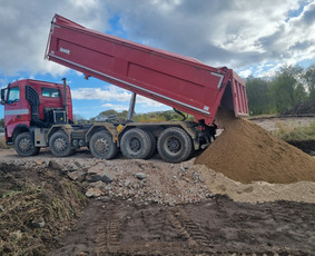 Žvyras asfalto drožlės skalda Maltas betonas nuo 1t-25t - Skalda, smėlis, žvyras, juodžemis - 1 Skalda, smėlis, žvyras, juodžemis - Žvyras asfalto drožlės skalda Maltas betonas nuo 1t-25t - 1