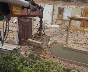 Keturašio savivarčio su kranu ir greiferiniu kaušu paslaukos - Fiskaras, fiskaro paslaugos - 2 Fiskaras, fiskaro paslaugos - Keturašio savivarčio su kranu ir greiferiniu kaušu paslaukos - 2