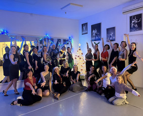 Vestuvinis šokis, linijiniai, pramoginiai šokiai - Linijiniai šokiai - 3 Linijiniai šokiai - Vestuvinis šokis, linijiniai, pramoginiai šokiai - 3