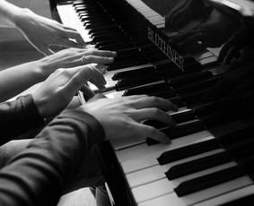 Privačios fortepijono pamokos - Muzikos mokytojai - 1 Muzikos mokytojai - Privačios fortepijono pamokos - 1