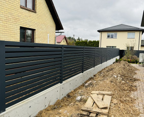 Tvorų įrengimas, Rombas, stumdomi vartai, pamato betonavimas - Skardinės tvoros - 4 Skardinės tvoros - Tvorų įrengimas, Rombas, stumdomi vartai, pamato betonavimas - 4