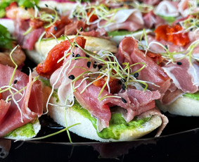 Maitinimo paslaugos švenčių ir renginių metu - Vieno kąsnio sumuštiniai - 3 Vieno kąsnio sumuštiniai - Maitinimo paslaugos švenčių ir renginių metu - 3