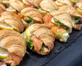 Maitinimo paslaugos švenčių ir renginių metu - Vieno kąsnio sumuštiniai - 1 Vieno kąsnio sumuštiniai - Maitinimo paslaugos švenčių ir renginių metu - 1