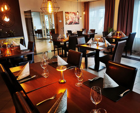 Restoranas - Baras - Viešbutis - Restoranai, kavinės, barai, salės - 3 Restoranai, kavinės, barai, salės - Restoranas - Baras - Viešbutis - 3