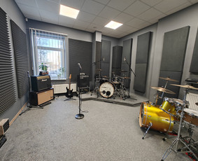 Gitaros pamokos, būgnų pamokos, muzikos įrašai - Ukulėlės pamokos - 2 Ukulėlės pamokos - Gitaros pamokos, būgnų pamokos, muzikos įrašai - 2