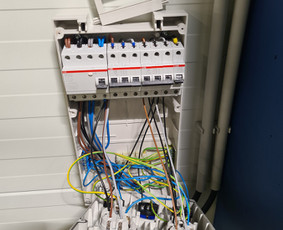 Smulkūs elektros darbai - Elektrikai, elektros darbai - 3 Elektrikai, elektros darbai - Smulkūs elektros darbai - 3