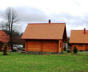 Rąstiniai namai ir pirtys, tašų gamyba ir obliavimas / UAB,,Lubas" / Darbų pavyzdys ID 3741605