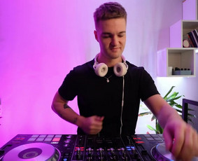 Dj Simpl3 / Garso ir apšvietimo įranga - DJ paslaugos - 4 DJ paslaugos - Dj Simpl3 / Garso ir apšvietimo įranga - 4