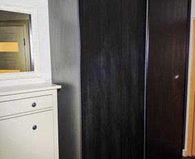 Baldai nuo įdėjos iki montavimo - Stumdomų durų ir pertvarų gamyba - 1 Stumdomų durų ir pertvarų gamyba - Baldai nuo įdėjos iki montavimo - 1