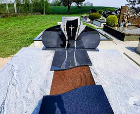 Paminklai,antkapiai,akmens plokštės. Gamyba. - Paminklų, antkapių montavimas - 1 Paminklų, antkapių montavimas - Paminklai,antkapiai,akmens plokštės. Gamyba. - 1