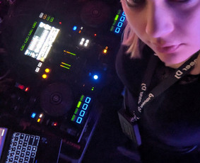 Dj ir Renginių Vedėja – Dvi Merginos Jūsų Šventei! / Amelija Žakšauskaitė / Darbų pavyzdys ID 3754173