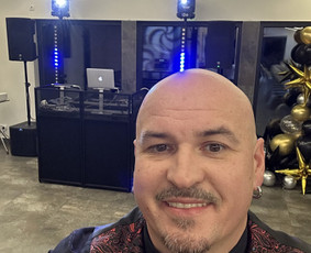 Vedėjas ir Dj viename, su aparatūra - kaina 600€. - Renginiai, šventės - 1 Renginiai, šventės - Vedėjas ir Dj viename, su aparatūra - kaina 600€. - 1
