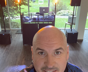 Vedėjas ir Dj viename, su aparatūra - kaina 600€. - Įmonių renginių vedimas - 1 Įmonių renginių vedimas - Vedėjas ir Dj viename, su aparatūra - kaina 600€. - 1