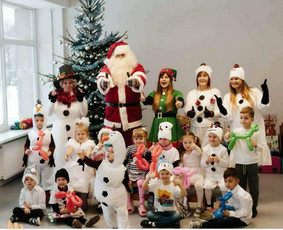 Kalėdų senelis &scaron;ventėje - Animatorius, Ledų vežimėlio nuoma, Helio balionai - 1