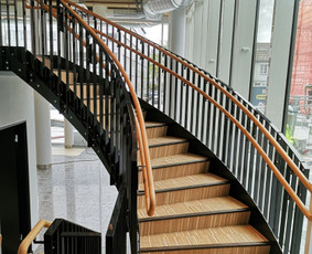 Stiklo, aliuminio ir nerūdijančio plieno sistemos. - Stiklo konstrukcijos, montavimas - 4 Stiklo konstrukcijos, montavimas - Stiklo, aliuminio ir nerūdijančio plieno sistemos. - 4