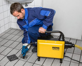 Statybos, apdaila - Kanalizacijos atkimšimas Vilniuje - 1