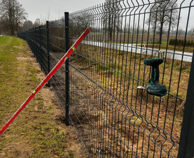 Tvorų įrengimas, vartų/vartelių gamyba ir montavimas - Segmentinės tvoros - 4 Segmentinės tvoros - Tvorų įrengimas, vartų/vartelių gamyba ir montavimas - 4