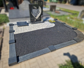 Kapaviečių dengimas plokštėmis, paminklų gamyba, Paminklai, kapų dekoravimas skaldele, granitinių tri nkelių dangos įrengimas ir kiti kapaviečių tvarkymo bei įrengimo darbai www.kapu.lt +37065688083