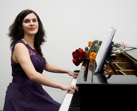 Grojimas/dainavimas vestuvėse . Fortepijono ir vargonų pamok / Fausta Vilija Raščiutė / Darbų pavyzdys ID 3773397