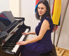 Grojimas/dainavimas vestuvėse . Fortepijono ir vargonų pamok / Fausta Vilija Raščiutė / Darbų pavyzdys ID 3773403
