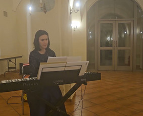 Muzikos mokytojai - Grojimas/dainavimas vestuvėse . Fortepijono ir vargonų pamok - 1