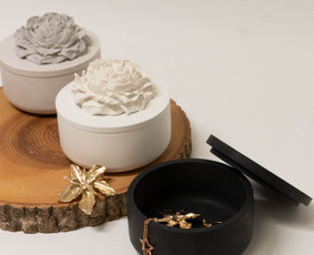 Bičių, sojų ir kokoso žvakių gamyba. Dirbiniai iš gipso ir b / LUNAVI CANDLES & CERAMIC STUDIO / Darbų pavyzdys ID 3774483