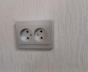 Meistras į namus smulkiems buitiniams reikalams - Smulkūs elektros darbai - 3 Smulkūs elektros darbai - Meistras į namus smulkiems buitiniams reikalams - 3