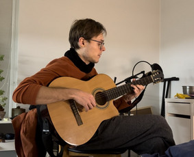 Muzikos mokytojai - Gitaros pamokos Kaune - 1