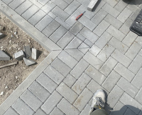 Trinkelių,plytelių klojimas. / Roberto Kiemas / Darbų pavyzdys ID 3782666