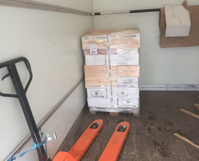 Smulkių krovinių pervežimas Lietuvoje - Krovinių pervežimas Vilniuje ir Lietuvoje (mašina su liftu) - 1