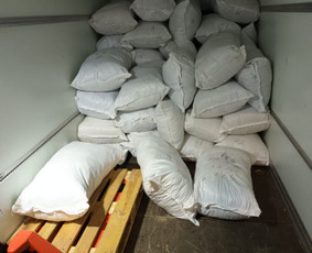 Smulkių krovinių pervežimas Lietuvoje - Krovinių pervežimas Vilniuje ir Lietuvoje (mašina su liftu) - 2