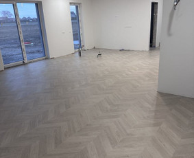 Išlyginamasis sluoksnis / vinilas / kilimas / parketas - Pramoninių grindų klojimas - 1 Pramoninių grindų klojimas - Išlyginamasis sluoksnis / vinilas / kilimas / parketas - 1